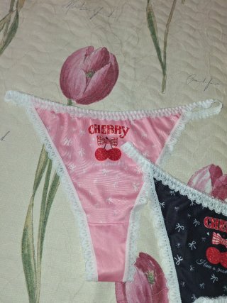 4 tangas Shein cerezas talla única