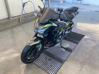 Kawasaki Z900 Negra/Verde A2