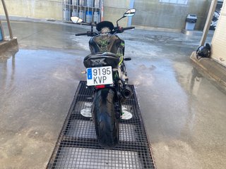Kawasaki Z900 Negra/Verde A2