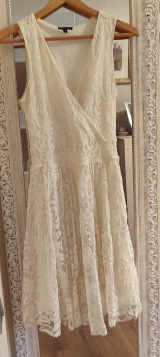 Magnífico Vestido Crema de Massimo Dutti