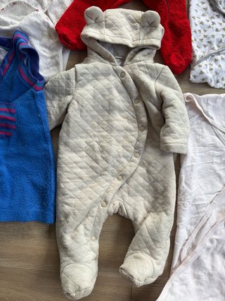 Lote de 8 piezas :abrigos,toallas, gorro ,guantes,