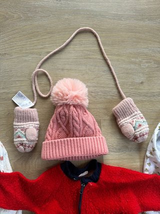 Lote de 8 piezas :abrigos,toallas, gorro ,guantes,