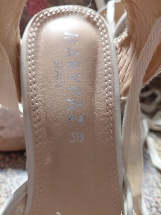Zapatos Marypaz cuña encaje beige talla 38