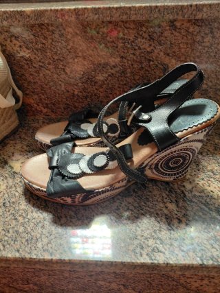 Zapatos Marypaz cuña encaje beige talla 38