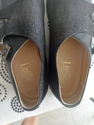 Zapatos Vellies Negros y Plateados