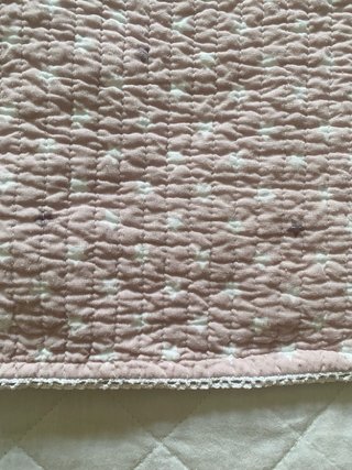 Colcha cuna con estrellas rosa y blanca reversible