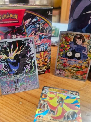 Caja Entrenador Élite Pokémon Caos Creciente