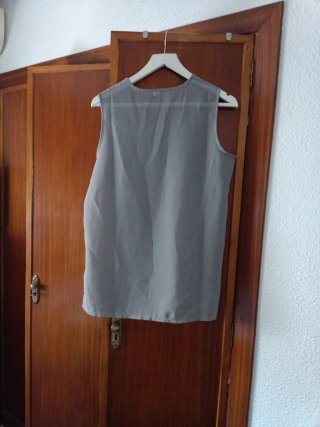 Camiseta sin mangas gris