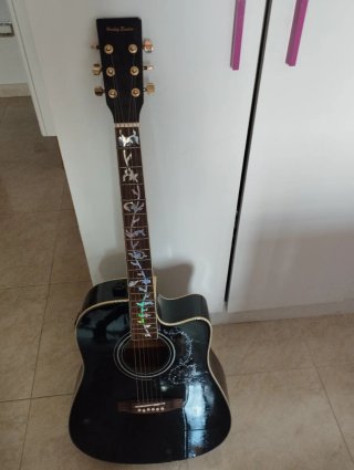 Guitarra Electroacústica Negra