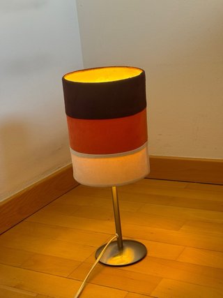 Lámpara de mesa tela y metal