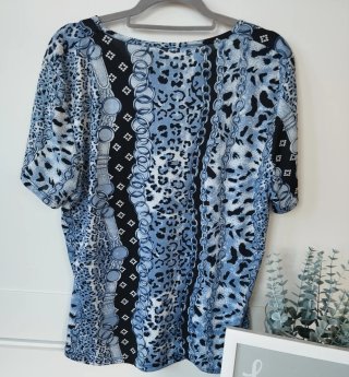 Camiseta estampada cadenas y leopardo