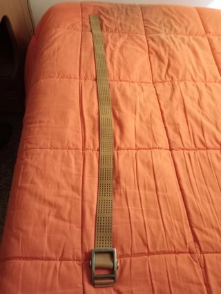 Cinturón Zara Hombre Perforado.