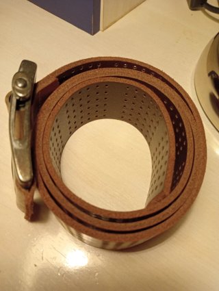 Cinturón Zara Hombre Perforado.