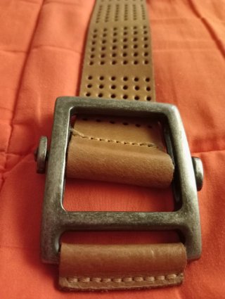 Cinturón Zara Hombre Perforado.