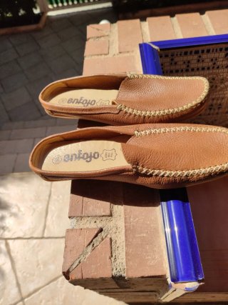 Zuecos de piel marrones talla 36