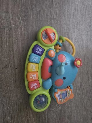 Elefante musical interactivo para bebés