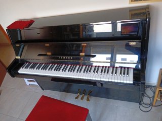 Piano YAMAHA C110A