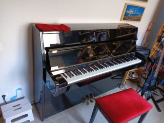 Piano YAMAHA C110A