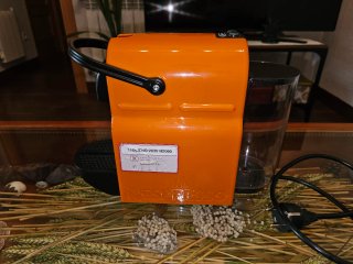 Cafetera Nespresso Delonghi Naranja