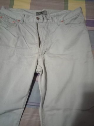 Pantalón gris