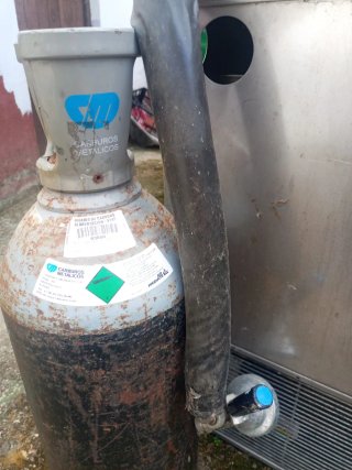Grifo Cerveza con Enfriador y Botella Gas