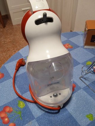 Cafetera Dolce Gusto Roja