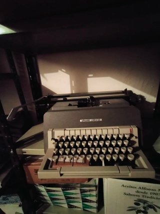 Máquina de escribir Olivetti Linea 98