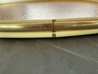 Vassoio vintage con manici dorati