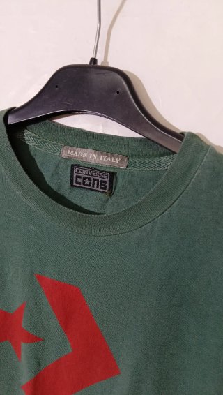 T-shirt Converse verde con logo rosso