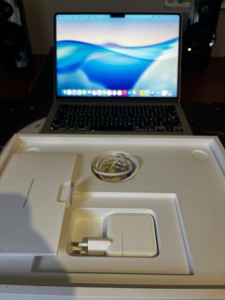 MacBook Air M2 Dorado