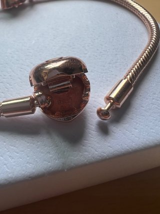 Pulsera Pandora Corazón con Charms