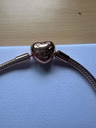 Pulsera Pandora Corazón con Charms