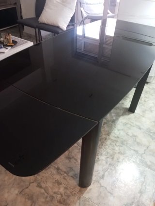 Mesa de comedor moderna cristal y metal