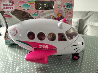 Avión Hello Kitty, con su caja y accesorios.