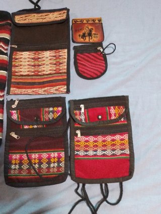Borsa, zaini e portafogli in lana di alpaca
