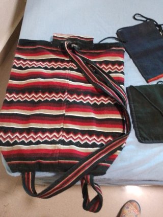 Borsa, zaini e portafogli in lana di alpaca