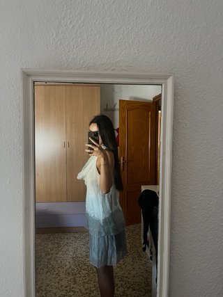 Vestido fluido escote cascada azul degradado