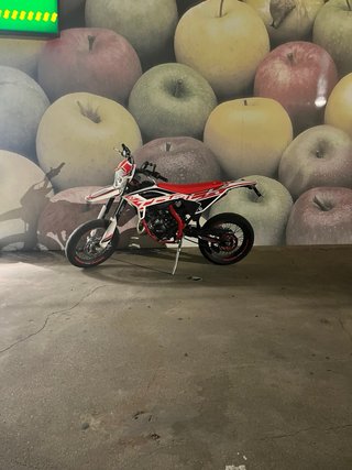 Beta RRT 49cc Supermotard Roja y Blanca