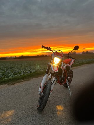 Beta RRT 49cc Supermotard Roja y Blanca