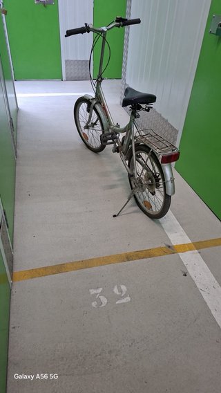 Bicicleta plateada
