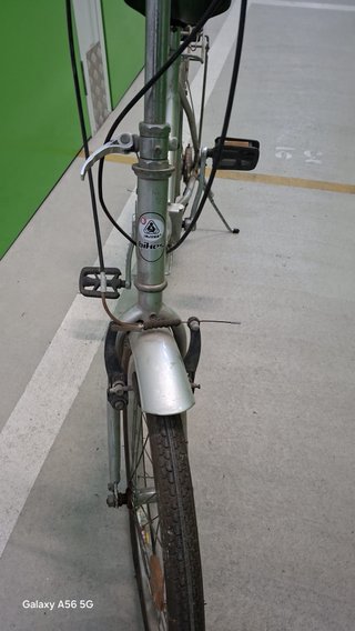 Bicicleta plateada
