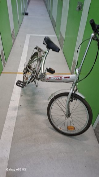 Bicicleta plateada