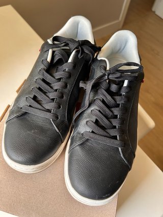 Zapatillas Levi's Negras y Blancas
