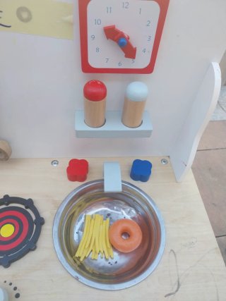 Cocinita de madera para niños