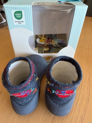Zapatos Attipas Antideslizantes Talla - 116-125mm