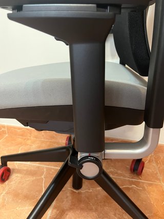 Sillas Steelcase roja y negra 600 unidad