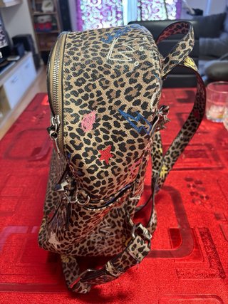 Mochila Parfois estampado leopardo y grafiti