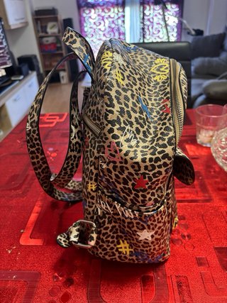 Mochila Parfois estampado leopardo y grafiti