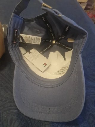 Gorras Tommy Hilfiger SIN ESTRENAR (Beige y Azul)