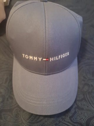 Gorras Tommy Hilfiger SIN ESTRENAR (Beige y Azul)